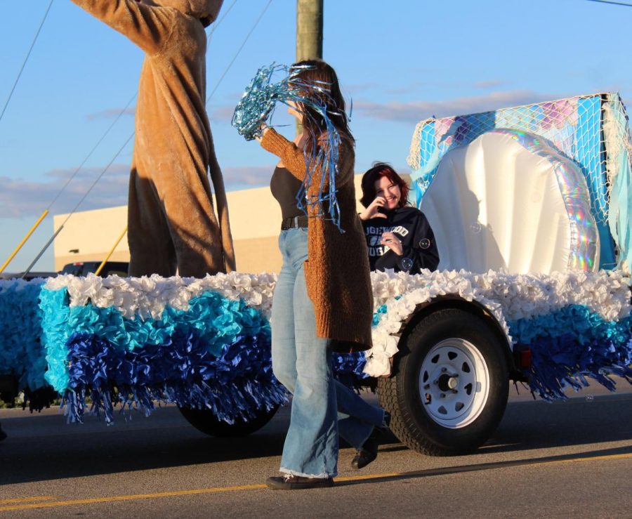 Sophomores The Little Mermaid themed float!