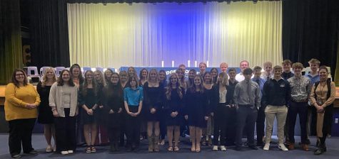 The new EHS NHS inductees at the tapping ceremony.  